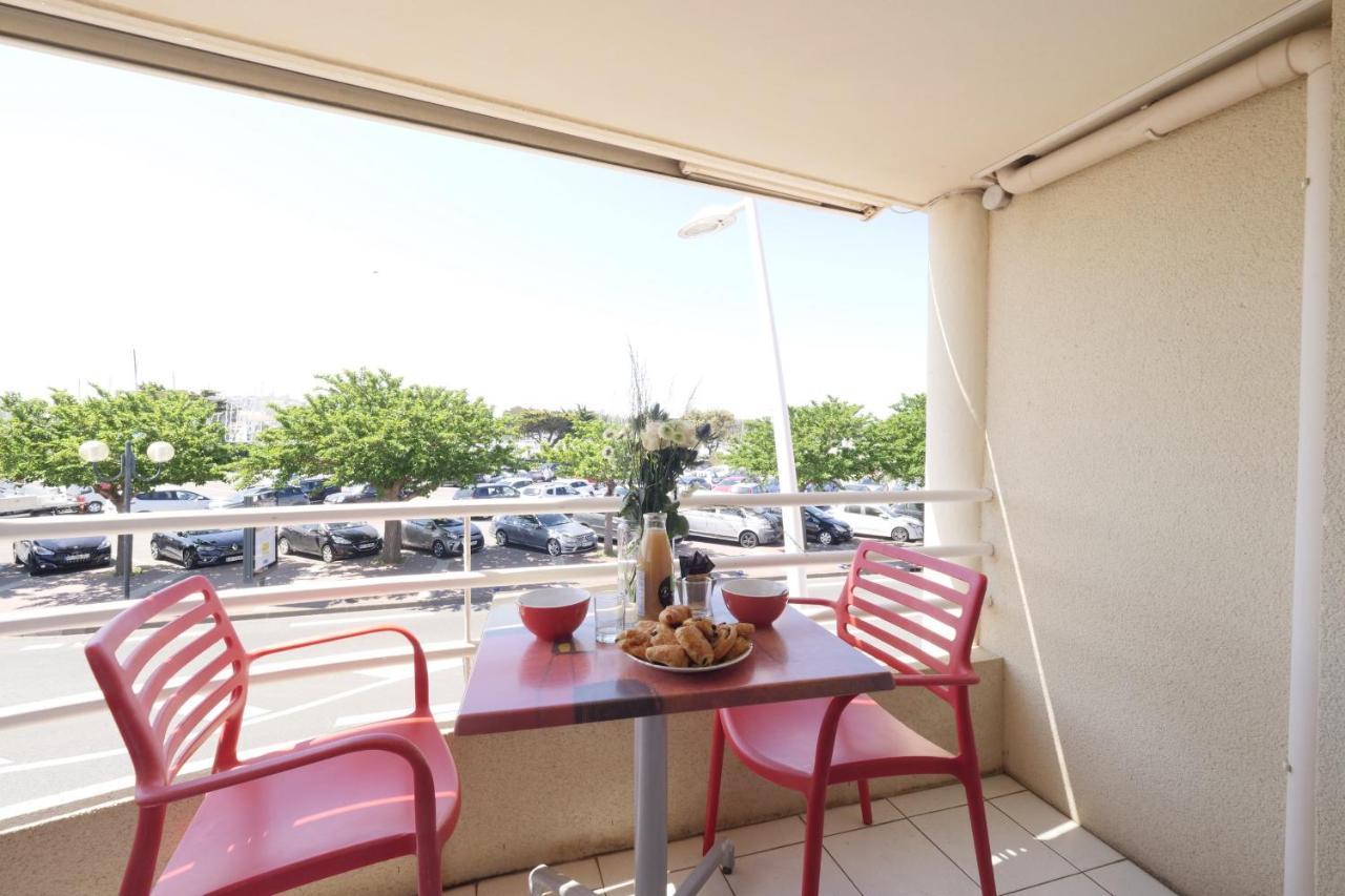 Apartment Un Sur La Marina De St-gilles *