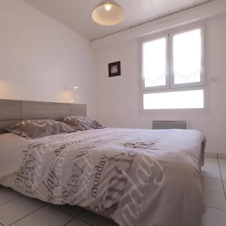 Un Appartement Sur La Marina De St-Gilles Saint-Gilles-Croix-de-Vie Exterior photo