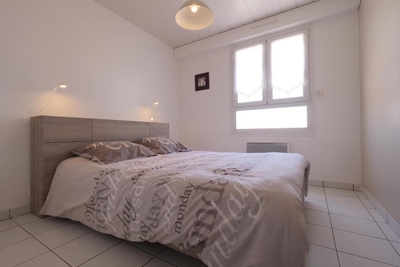 Un Sur La Marina De St-gilles Apartment *