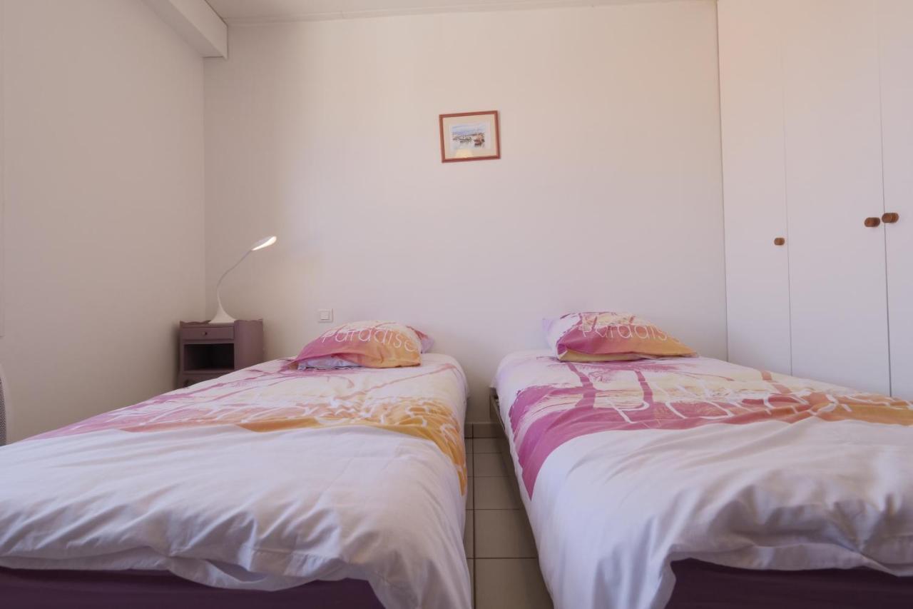 Un Sur La Marina De St-gilles Apartment